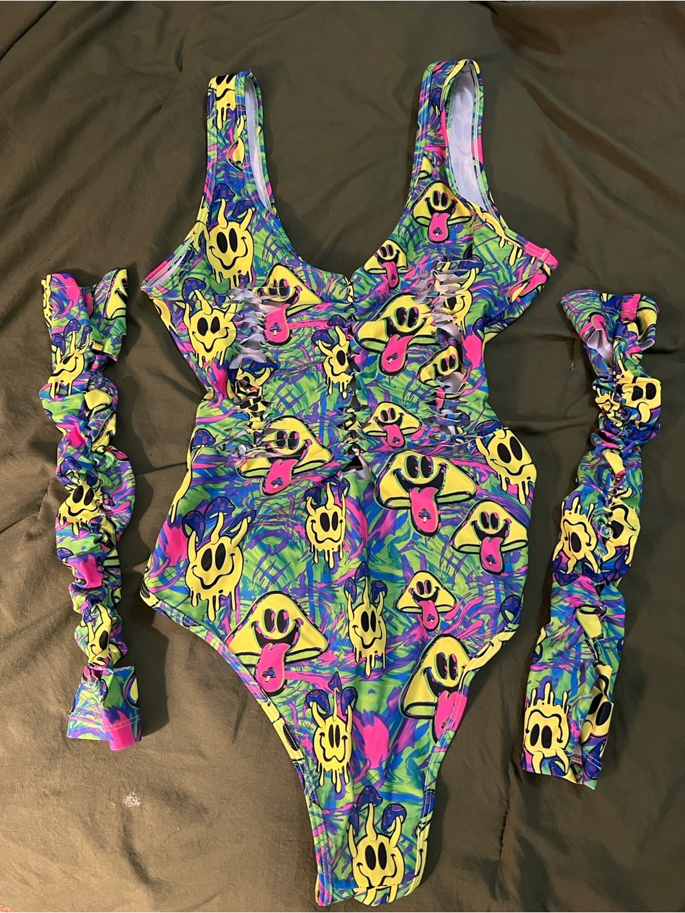 New iHeartRaves bodysuit w/sleeves